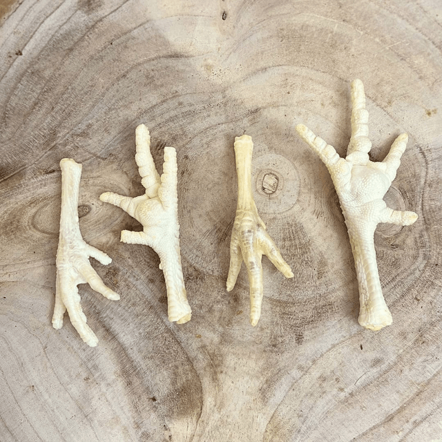 Puffed chicken feet 